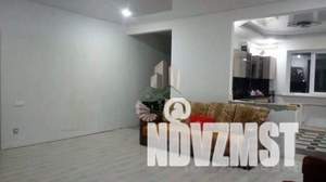 Коттедж 200м², 2-этажный, участок 5 сот.  