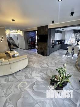 Коттедж 270м², 2-этажный, участок 10 сот.  