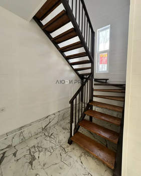 Дом 180м&sup2;, 2-этажный, участок 37 сот.  