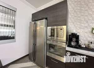 Дом 326м², 3-этажный, участок 10 сот.  