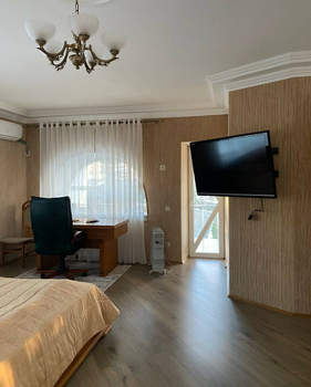 Дом 521м&sup2;, 3-этажный, участок 20 сот.  