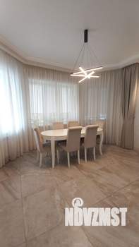 Коттедж 388м&sup2;, 3-этажный, участок 712 сот.  