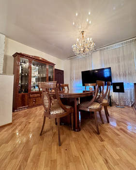 Дом 450м², 3-этажный, участок 6 сот.  