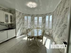 Дом 220м², 2-этажный, участок 6 сот.  