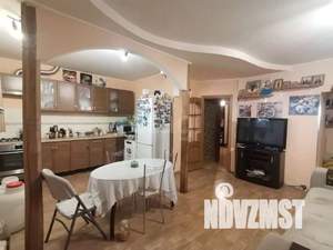 Дом 203м&sup2;, 3-этажный, участок 7 сот.  