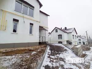 Дом 143м&sup2;, 3-этажный, участок 2 сот.  