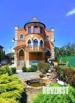 Коттедж 250м², 3-этажный, участок 8 сот.  