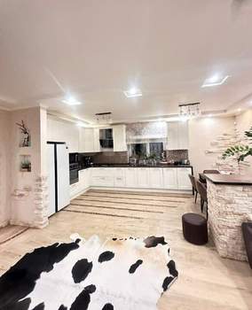 Дом 262м&sup2;, 4-этажный, участок 10 сот.  