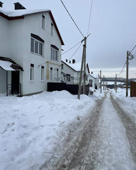 Дом 143м&sup2;, 3-этажный, участок 2 сот.  