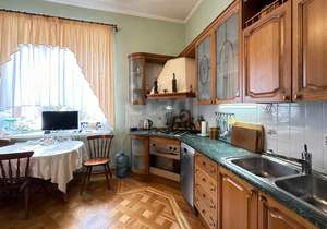 Дом 371м², 3-этажный, участок 10 сот.  