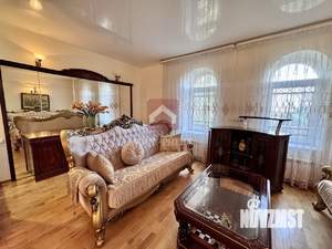 Дом 450м&sup2;, 3-этажный, участок 6 сот.  