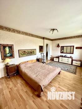 Дом 250м², 3-этажный, участок 10 сот.  