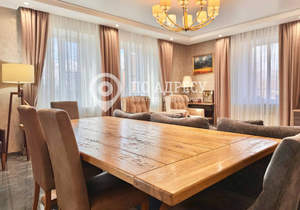 Дом 450м², 3-этажный, участок 15 сот.  