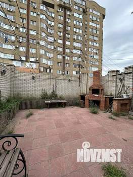 Дом 220м², 2-этажный, участок 2 сот.  