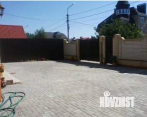 Коттедж 357м&sup2;, 3-этажный, участок 9 сот.  