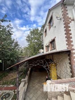 Дом 164м&sup2;, 3-этажный, участок 2 сот.  