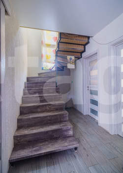 Дом 207м², 3-этажный, участок 4 сот.  