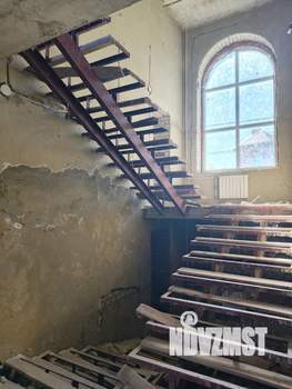 Коттедж 303м&sup2;, 2-этажный, участок 10 сот.  