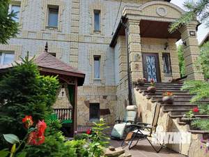Дом 340м², 3-этажный, участок 11 сот.  