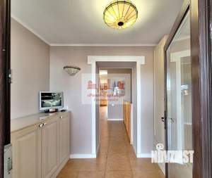 Коттедж 373м&sup2;, 2-этажный, участок 10 сот.  