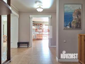 Коттедж 373м&sup2;, 2-этажный, участок 10 сот.  