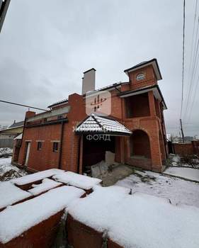 Дом 660м&sup2;, 3-этажный, участок 6 сот.  