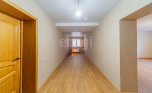 Дом 700м&sup2;, 3-этажный, участок 24 сот.  