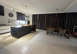 Дом 352м&sup2;, 3-этажный, участок 18 сот.  