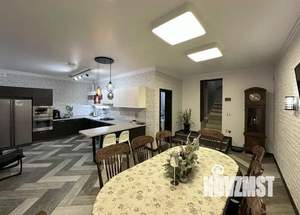 Дом 326м², 3-этажный, участок 10 сот.  