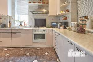 Дом 342м², 3-этажный, участок 9 сот.  