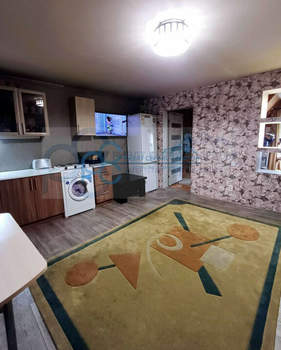 Дом 80м&sup2;, 2-этажный, участок 5 сот.  