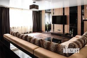 Дом 321м&sup2;, 2-этажный, участок 7 сот.  