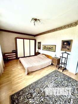 Дом 250м², 3-этажный, участок 10 сот.  