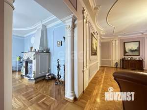 Дом 371м², 3-этажный, участок 10 сот.  