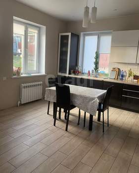 Дом 220м&sup2;, 2-этажный, участок 6 сот.  