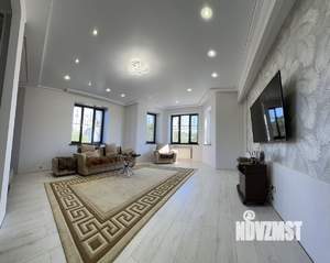 Коттедж 333м&sup2;, 3-этажный, участок 10 сот.  