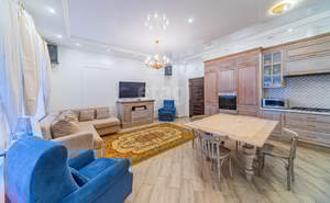 Дом 422м², 3-этажный, участок 18 сот.  