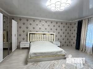 Дом 220м², 2-этажный, участок 6 сот.  
