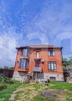 Дом 207м², 3-этажный, участок 4 сот.  