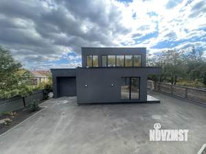 Коттедж 260м&sup2;, 2-этажный, участок 15 сот.  