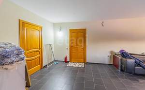 Дом 700м&sup2;, 3-этажный, участок 24 сот.  