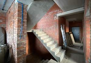 Дом 205м&sup2;, 3-этажный, участок 12 сот.  