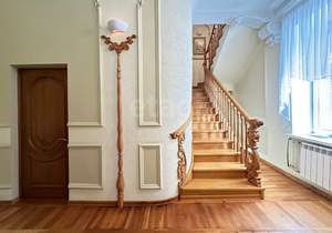 Дом 371м², 3-этажный, участок 10 сот.  