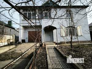 Дом 371м², 2-этажный, участок 6 сот.  