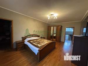 Дом 244м², 2-этажный, участок 8 сот.  