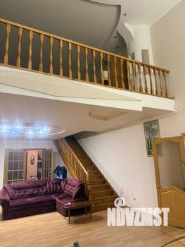 Коттедж 500м&sup2;, 3-этажный, участок 15 сот.  