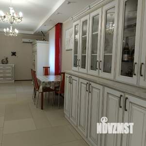 Коттедж 460м², 3-этажный, участок 15 сот.  