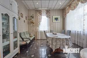 Дом 342м², 3-этажный, участок 9 сот.  