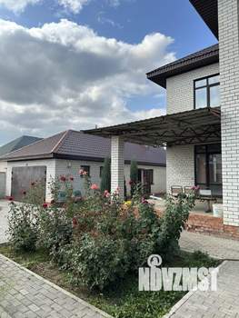 Коттедж 215м², 2-этажный, участок 10 сот.  
