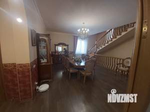 Коттедж 492м², 4-этажный, участок 10 сот.  